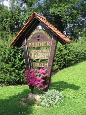 The Protner Tourist Farm is situated in the hilly region of Slovenske Gorice, which is famous for its fertile vineyards and orchards. When you wake up in the morning, you will feel like you are joined together with the Drava Valley, the Pohorje, Kope, and Donačka gora mountains, and the Pesnica Valley. And, since vineyards surround the farm, you can even pick a handful of grapes right through your window.