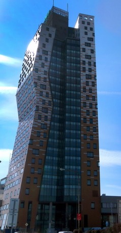 AZ Tower Apartments***